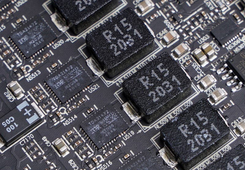 非公版更强 讯景XFX RX6800 XT海外版显卡评测