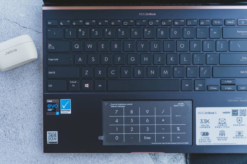 一份朴实无华的EVO认证笔记本体验分享，角度中立那种