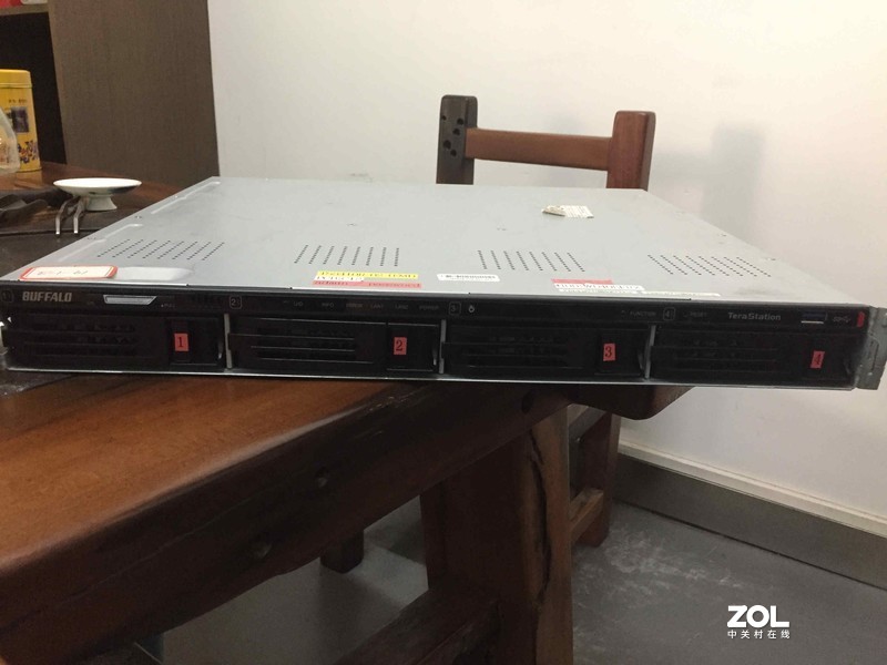 日本BUFFALO巴法络网络存储器，交换机