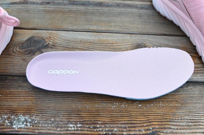 减震透气的清爽跑鞋，让跑步更轻松，咕咚10K悦弹体验