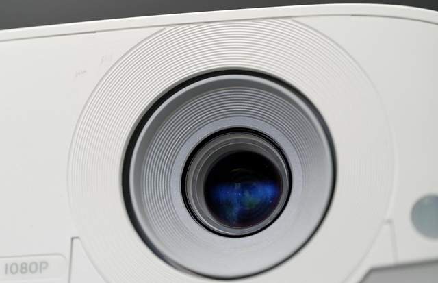 明基E580智能投影机：精准触达商务需求，有效推进会议进程