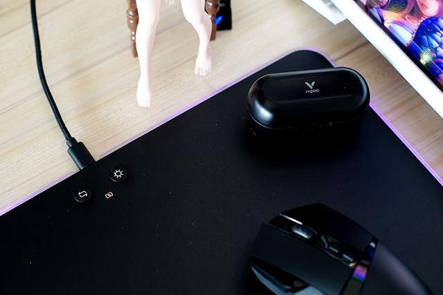 电竞和无线更般配——雷柏V10 RGB鼠标垫兼VT350Q鼠标测评
