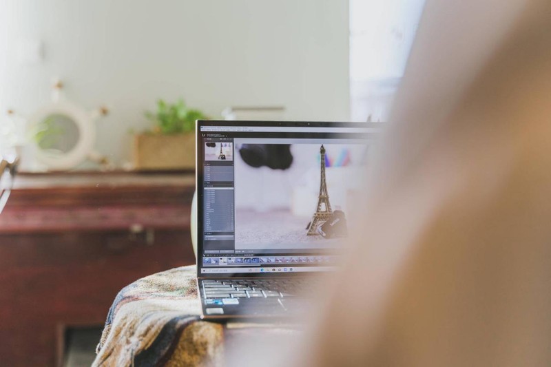 一份朴实无华的EVO认证笔记本体验分享，角度中立那种