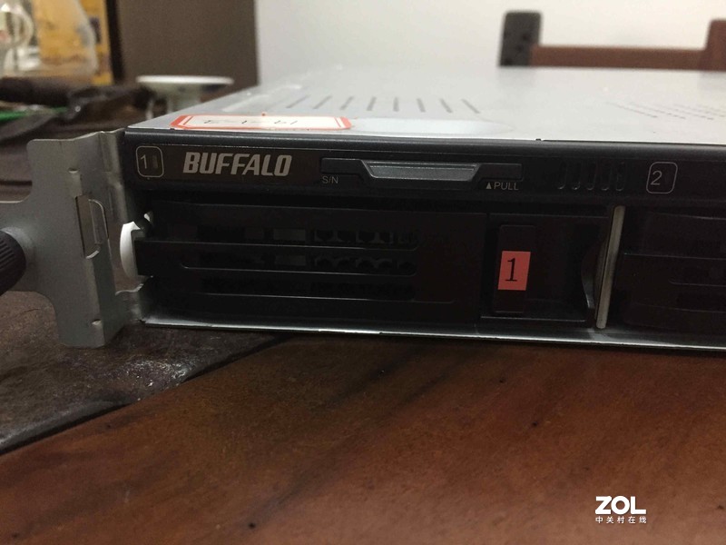 日本BUFFALO巴法络网络存储器，交换机