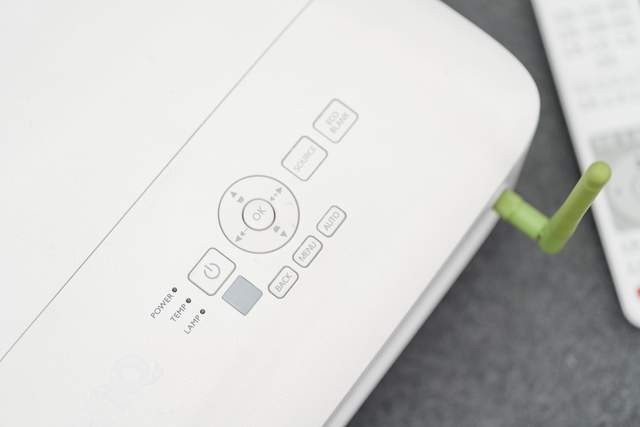 明基E580智能投影机：精准触达商务需求，有效推进会议进程