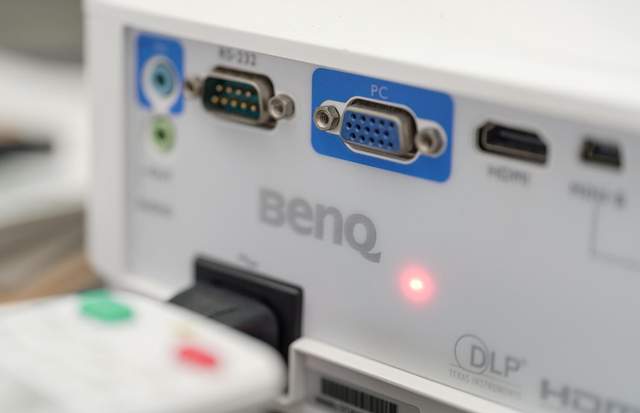 明基E580智能投影机：精准触达商务需求，有效推进会议进程