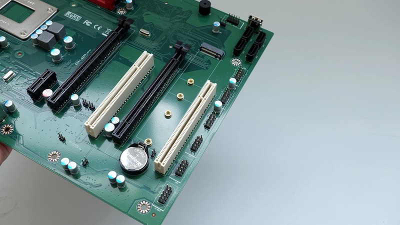 益德CPU反装双极主板体验：是耍帅还是实用