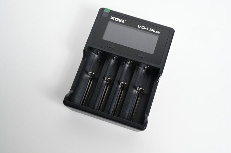 兼容超全的电池充电器，速度也挺快，XTAR VC4 PLUS锂电充电器上手