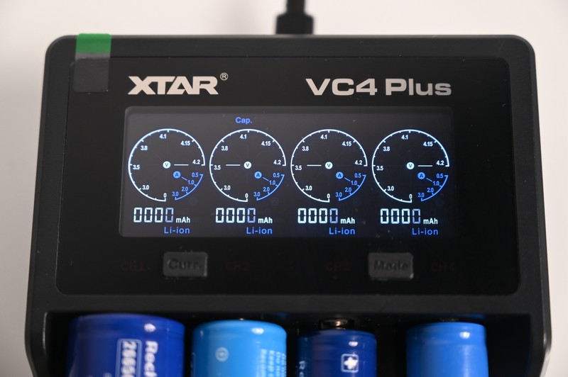兼容超全的电池充电器，速度也挺快，XTAR VC4 PLUS锂电充电器上手