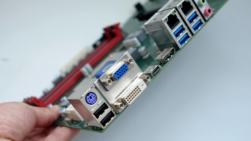 益德CPU反装双极主板体验：是耍帅还是实用