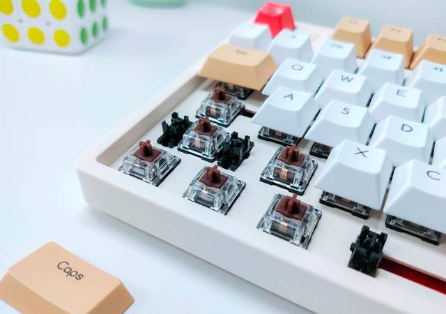 阴阳师顶流入侵电竞界，ikbc机械键盘+安德斯特电竞椅套装评测