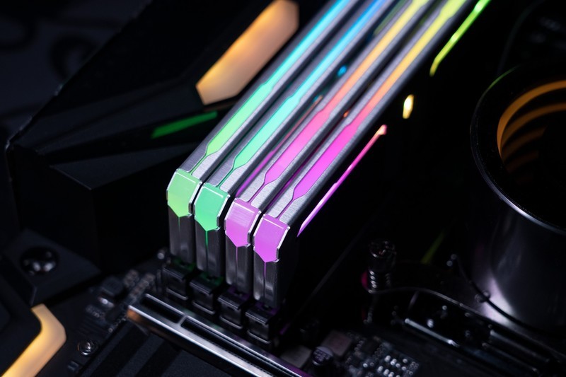 可压8核心处理器？安钛克 K240散热器测试