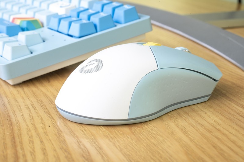 神剧情，又萌又撩的游戏鼠标，游戏没打上就被媳妇夺走