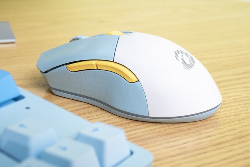 神剧情，又萌又撩的游戏鼠标，游戏没打上就被媳妇夺走