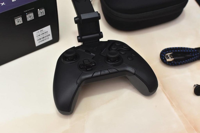 王者荣耀物理外挂，飞智八爪鱼2游戏手柄体验