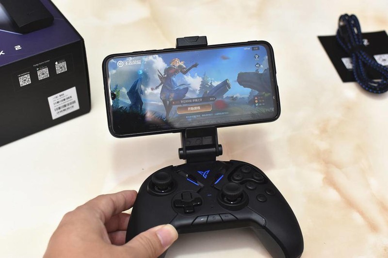 王者荣耀物理外挂，飞智八爪鱼2游戏手柄体验