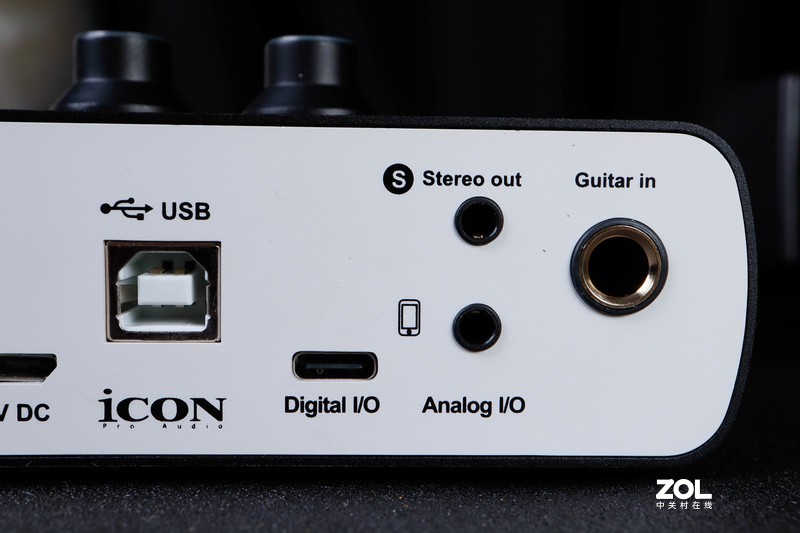 真香系列几百块的外置声卡艾肯mobiler小黑卡