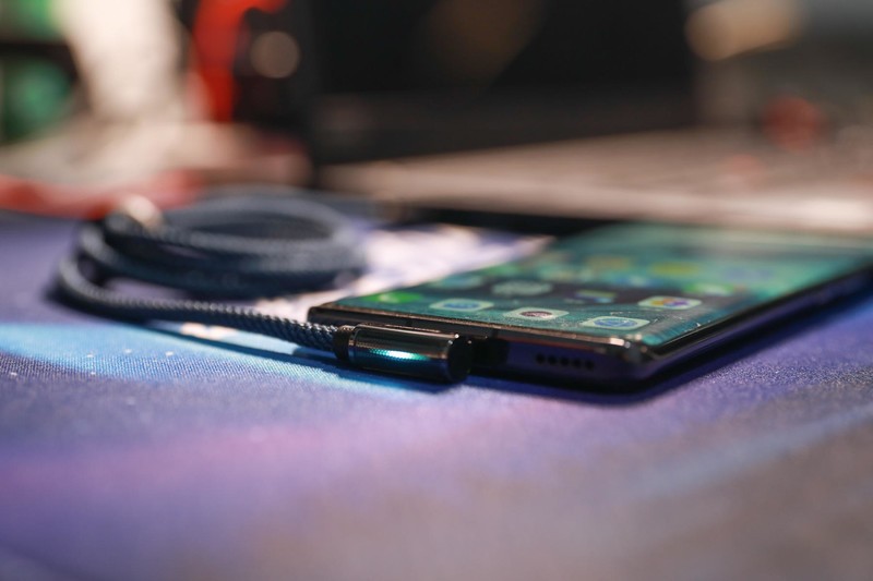 100W大功率电竞RGB设计，倍思传说线，手游党的专属福利