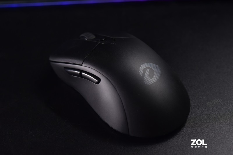 用达尔优A918无线游戏鼠标驰骋一下无线化游戏时代