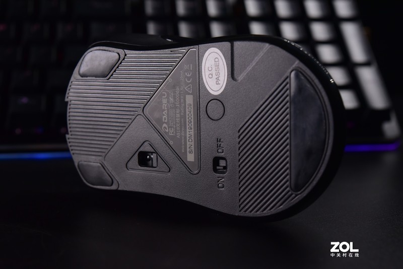 用达尔优A918无线游戏鼠标驰骋一下无线化游戏时代