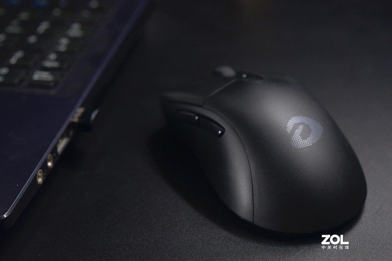 用达尔优A918无线游戏鼠标驰骋一下无线化游戏时代