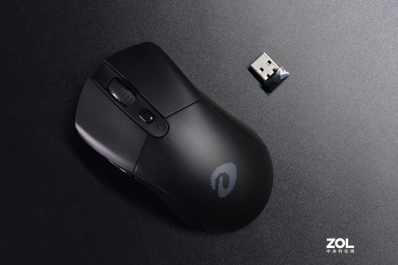 用达尔优A918无线游戏鼠标驰骋一下无线化游戏时代