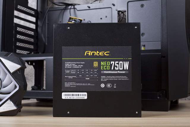 全员RGB时代水冷管也不能放过，影驰魔影240R性能与颜值体验