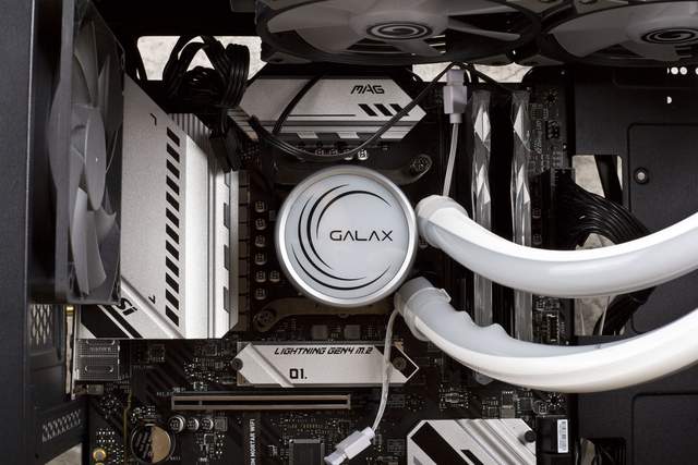 全员RGB时代水冷管也不能放过，影驰魔影240R性能与颜值体验