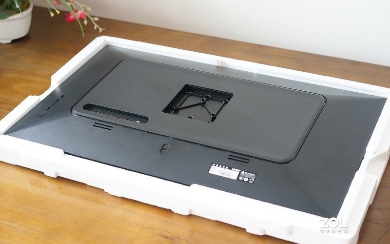 电竞者的色彩显示专家，泰坦军团大金刚4K显示器T27UG体验测评