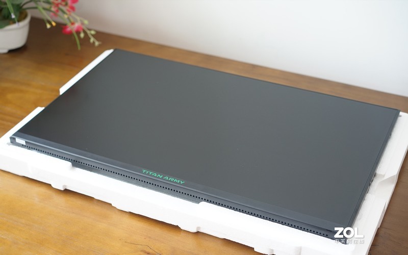 电竞者的色彩显示专家，泰坦军团大金刚4K显示器T27UG体验测评