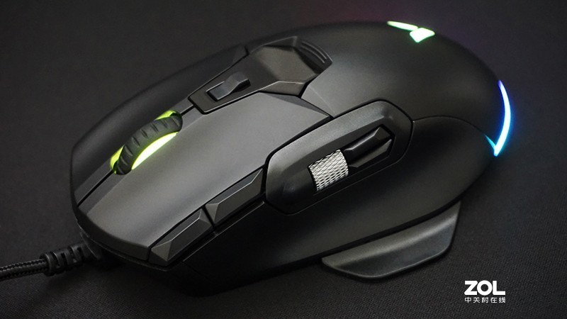 拥有着12个键位的游戏鼠标，雷柏V330上手体验