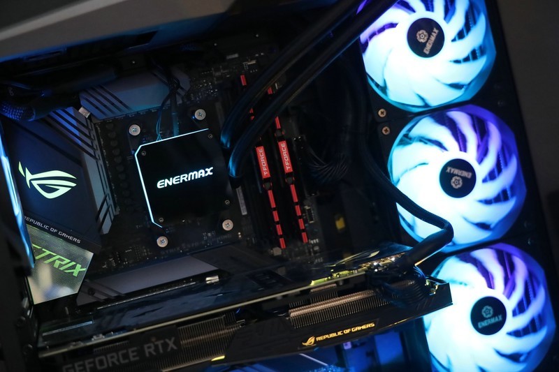 告别高温报警 安耐美虹彩晶凌360水冷装机体验