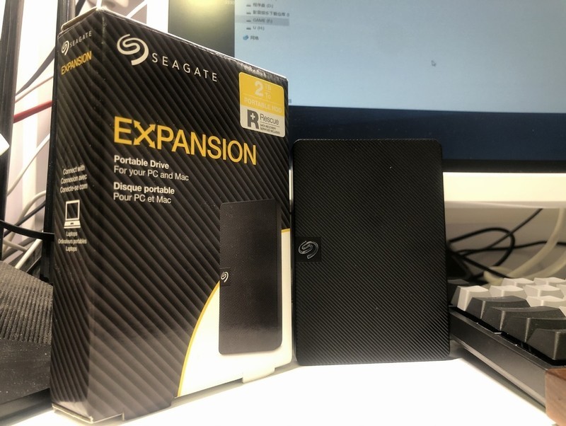 沉稳大气不失活力·希捷睿翼2.5英寸移动硬盘，工作上的好帮手