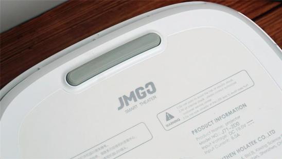 坚果J9深度体验：足不出户就能看大屏，观影效果令人震撼