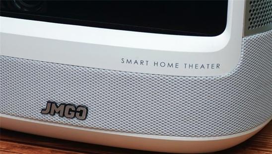 坚果J9深度体验：足不出户就能看大屏，观影效果令人震撼