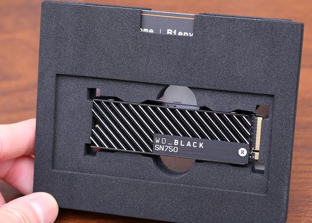 有颜值有速度，WD_BLACK SN750 NVMe SSD EKWB 版 1TB 装机测试