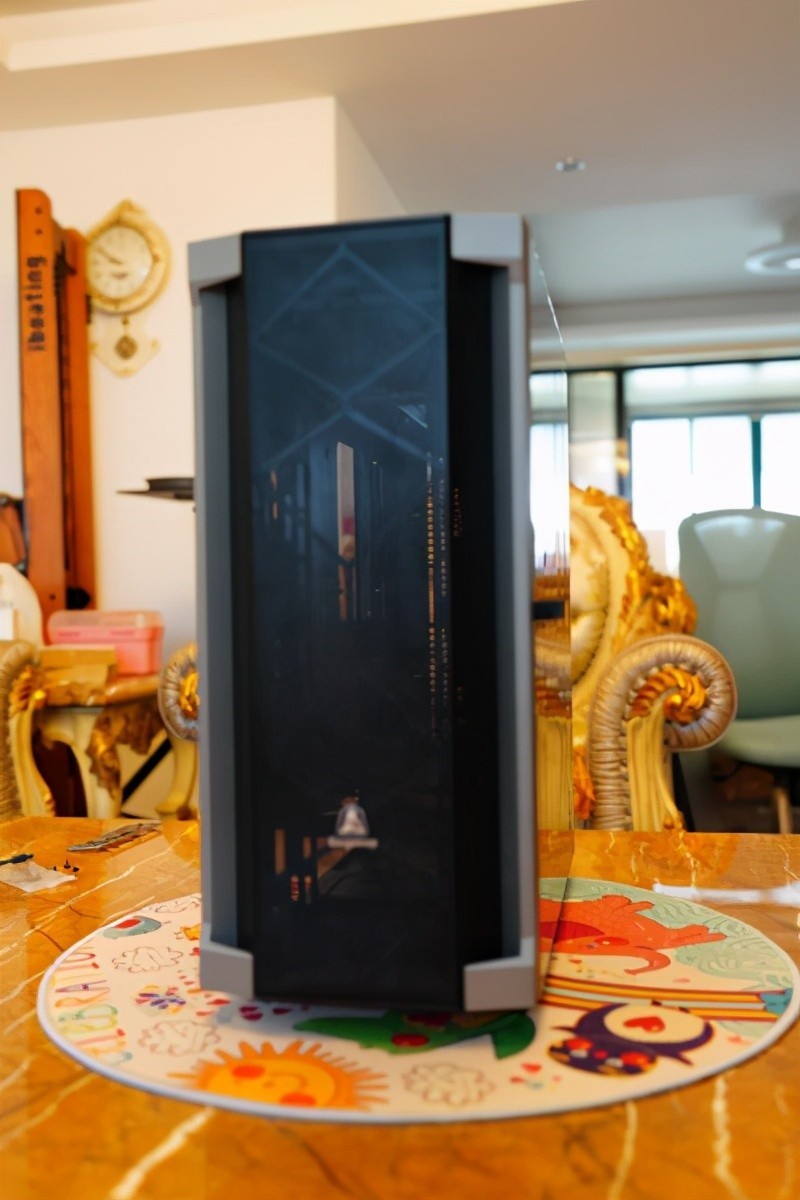 小黄鱼2700元入手电脑主机，办公兼娱乐还不戳