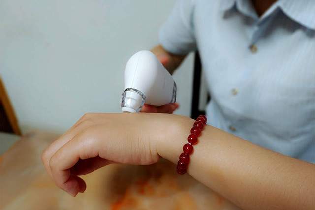 DOCO超微小气泡毛孔吸尘器：黑头不再有，面部更精致