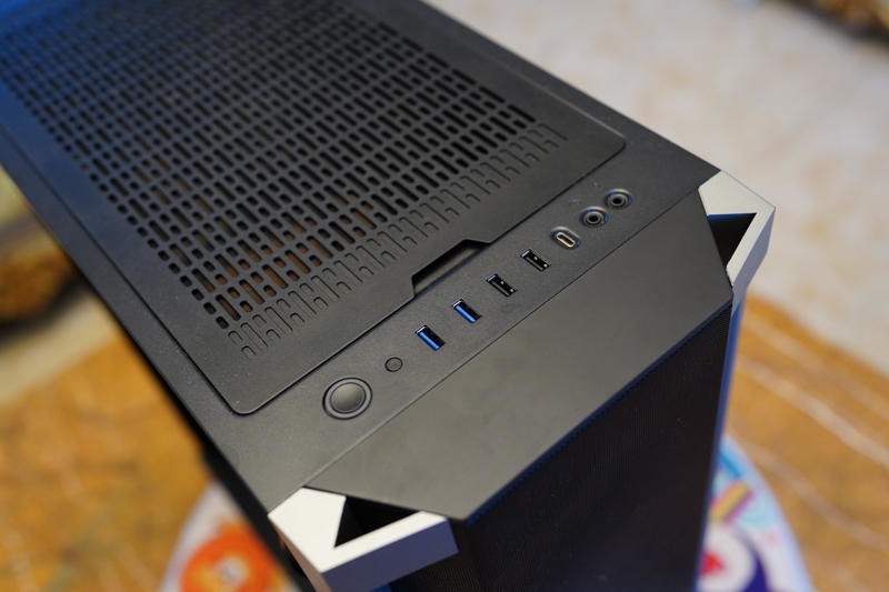 小黄鱼2700元入手电脑主机，办公兼娱乐还不戳