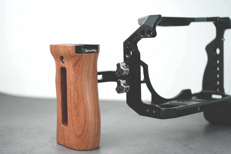 给爱机穿上帅气骨外格装甲，斯莫格相机兔笼体验