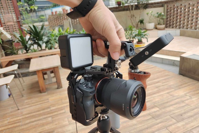 给爱机穿上帅气骨外格装甲，斯莫格相机兔笼体验