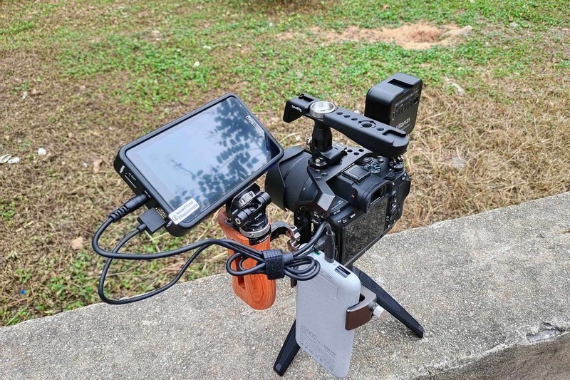 给爱机穿上帅气骨外格装甲，斯莫格相机兔笼体验