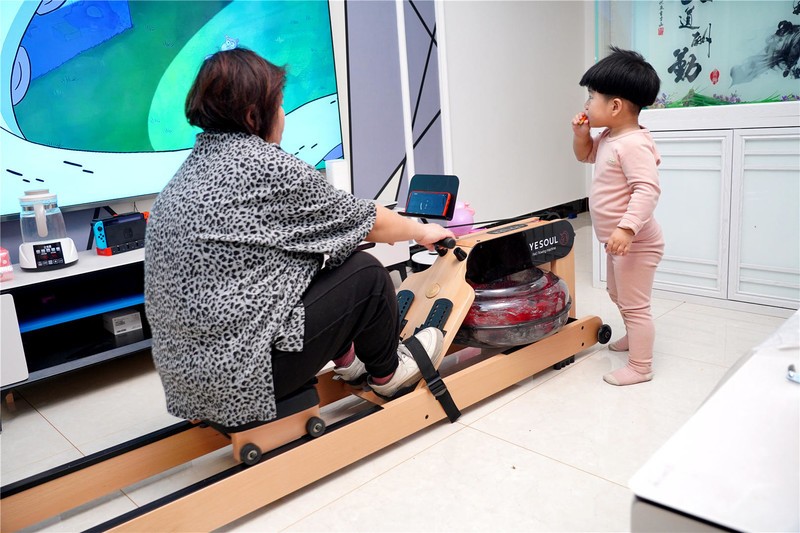 入手老罗推荐的划船机，发现这个时间使用正合适。