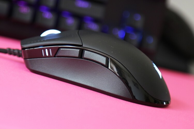 重新定义游戏鼠标：海盗船Sabre RGB Pro圣剑专业版游戏鼠标体验