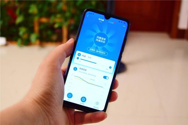 天猫精灵智能加持，360°循环送风除菌：美的智能空气循环评测！