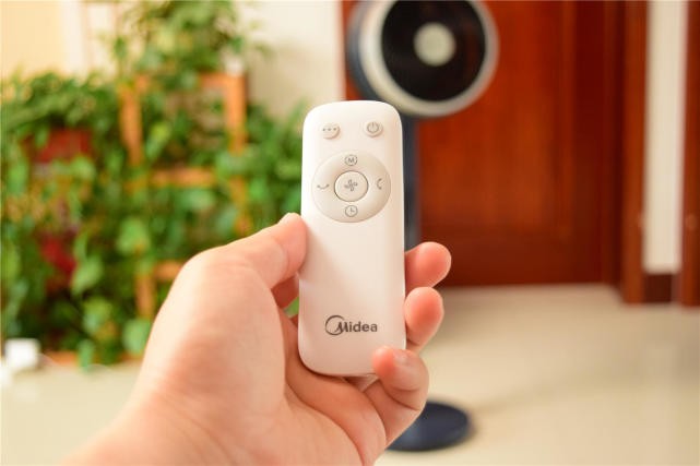 天猫精灵智能加持，360°循环送风除菌：美的智能空气循环评测！