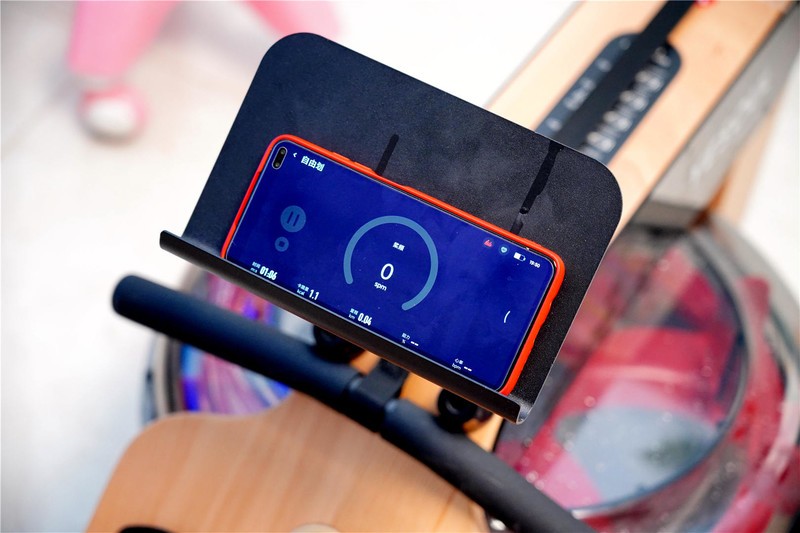 入手老罗推荐的划船机，发现这个时间使用正合适。