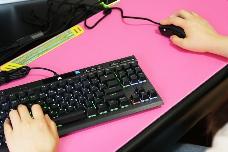 重新定义游戏鼠标：海盗船Sabre RGB Pro圣剑专业版游戏鼠标体验