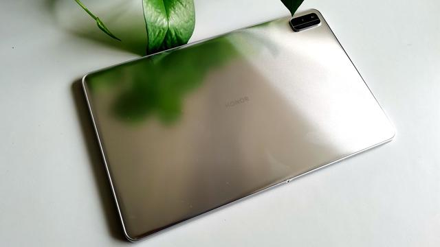 真的为选择纠结的人着急！选择荣耀平板V6就够了，何必纠结呢