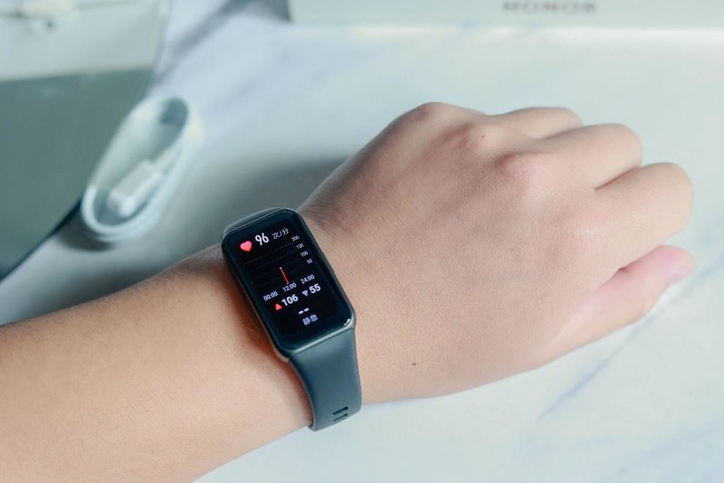 一用就上瘾的智能手环 荣耀手环6使用感受